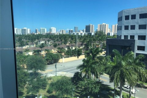 Propiedad comercial en venta en Aventura, Florida № 1959657 - foto 3