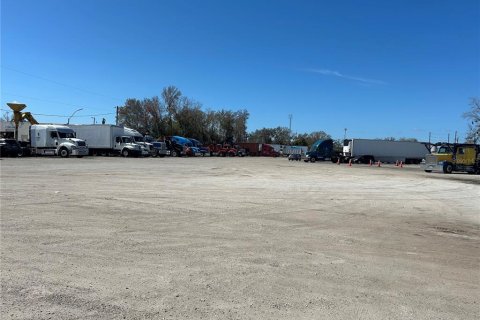 Commercial property in Tampa, Florida № 2103571 - photo 2