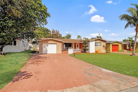 Дом в Мирамар, Флорида 3 спальни, 163.04м2 № 2028776