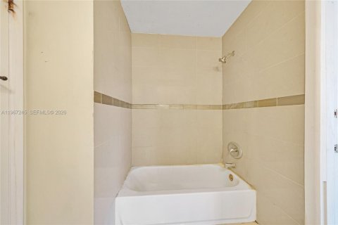 Купить виллу или дом в Мирамар, Флорида 3 спальни, 163.04м2, № 2028776 - фото 23