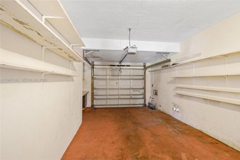 Купить виллу или дом в Мирамар, Флорида 3 спальни, 163.04м2, № 2028776 - фото 24