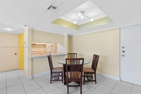 Condominio en venta en Miami, Florida, 2 dormitorios, 76.83 m2 № 1683596 - foto 11