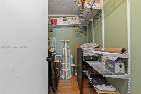 Condominio en venta en Miami, Florida, 2 dormitorios, 76.83 m2 № 1683596 - foto 18