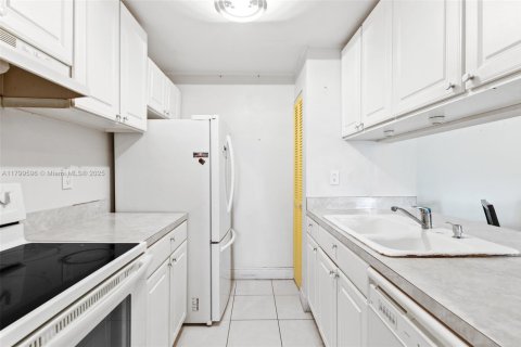 Condominio en venta en Miami, Florida, 2 dormitorios, 76.83 m2 № 1683596 - foto 12