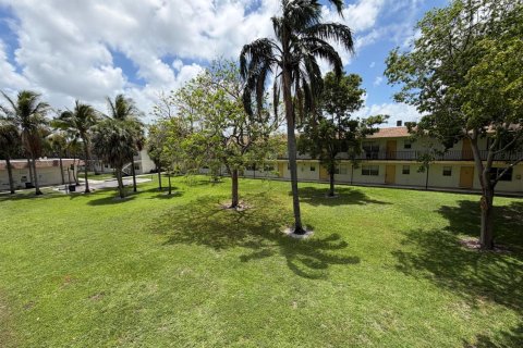Condo à Lauderhill, Floride, 2 chambres  № 2247974