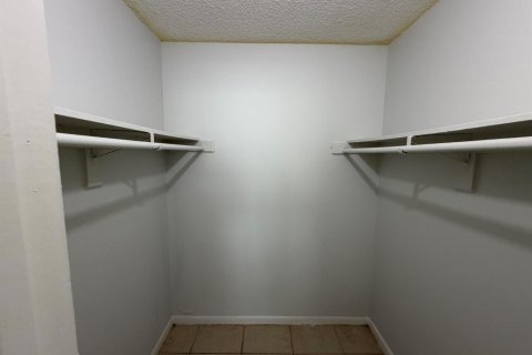 Copropriété à louer à Lauderhill, Floride: 2 chambres, 68.75 m2 № 2247974 - photo 3