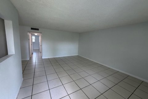 Copropriété à louer à Lauderhill, Floride: 2 chambres, 68.75 m2 № 2247974 - photo 8