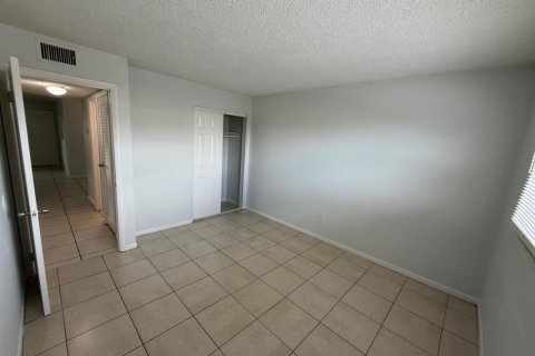 Copropriété à louer à Lauderhill, Floride: 2 chambres, 68.75 m2 № 2247974 - photo 4