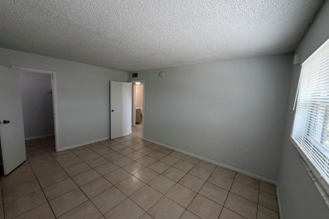 Copropriété à louer à Lauderhill, Floride: 2 chambres, 68.75 m2 № 2247974 - photo 2