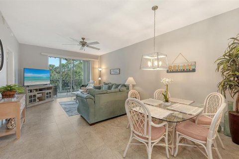 Condo in Sarasota, Florida, 2 bedrooms № 2206575 - photo 13