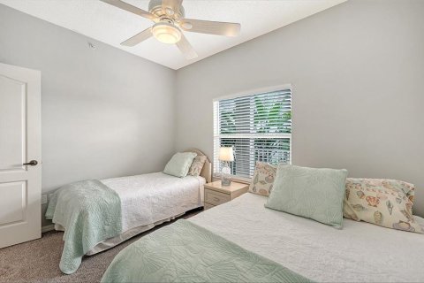 Condo in Sarasota, Florida, 2 bedrooms № 2206575 - photo 28