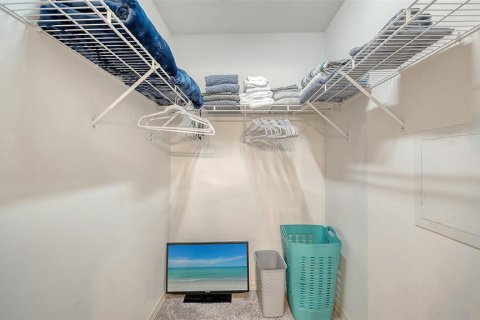 Condo in Sarasota, Florida, 2 bedrooms № 2206575 - photo 22