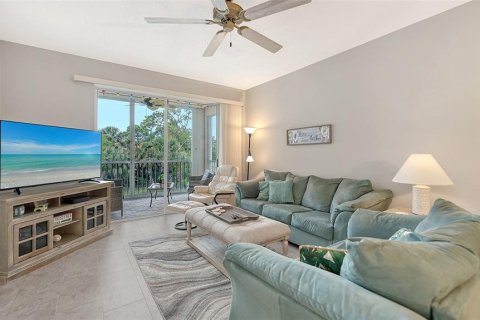 Condo in Sarasota, Florida, 2 bedrooms № 2206575 - photo 16