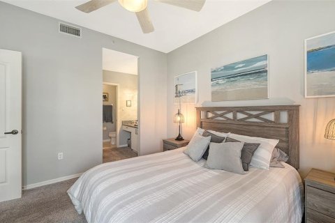 Condo in Sarasota, Florida, 2 bedrooms № 2206575 - photo 19