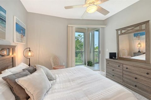 Condo in Sarasota, Florida, 2 bedrooms № 2206575 - photo 20
