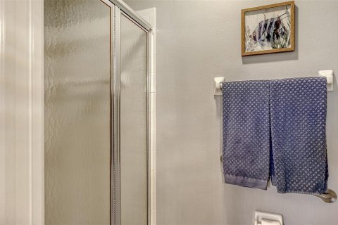 Condo in Sarasota, Florida, 2 bedrooms № 2206575 - photo 25