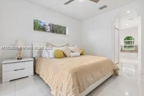 House in Marco Island, Florida 3 bedrooms № 1828772 - photo 13