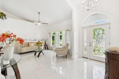 House in Marco Island, Florida 3 bedrooms № 1828772 - photo 3