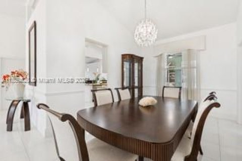 House in Marco Island, Florida 3 bedrooms № 1828772 - photo 10