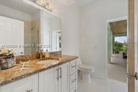 House in Marco Island, Florida 3 bedrooms № 1828772 - photo 18