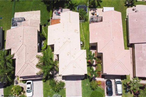 Casa en venta en Coral Springs, Florida, 4 dormitorios, 204.94 m2 № 1160017 - foto 1