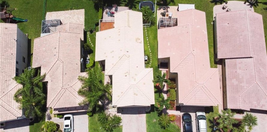 Casa en Coral Springs, Florida 4 dormitorios, 204.94 m2 № 1160017