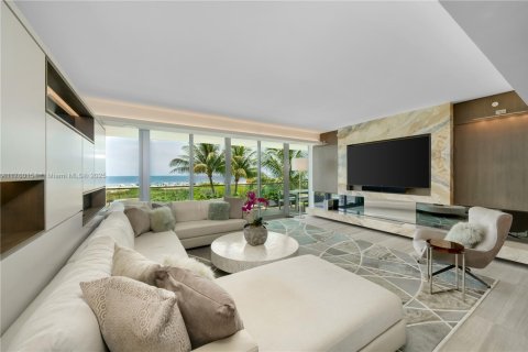 Condominio en venta en Miami Beach, Florida, 4 dormitorios, 347.92 m2 № 1979857 - foto 23
