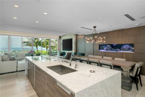 Condominio en venta en Miami Beach, Florida, 4 dormitorios, 347.92 m2 № 1979857 - foto 6