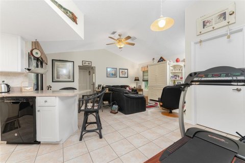 House in Englewood, Florida 2 bedrooms, 142.23 sq.m. № 1734573 - photo 16