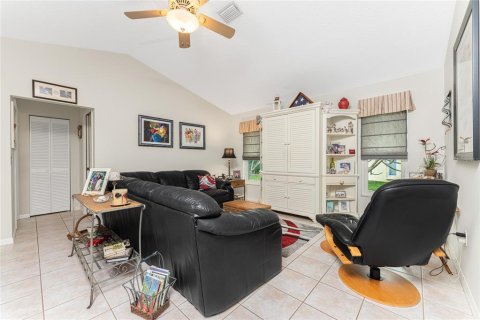 House in Englewood, Florida 2 bedrooms, 142.23 sq.m. № 1734573 - photo 17