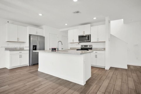 House in Homestead, Florida 4 bedrooms, 190.26 sq.m. № 1889956 - photo 7