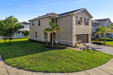 House in Homestead, Florida 4 bedrooms, 190.26 sq.m. № 1889956 - photo 25