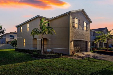 House in Homestead, Florida 4 bedrooms, 190.26 sq.m. № 1889956 - photo 1