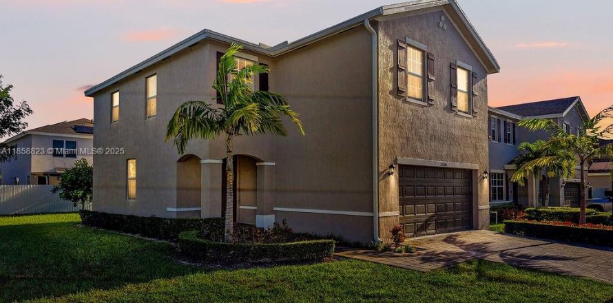 House in Homestead, Florida 4 bedrooms, 190.26 sq.m. № 1889956