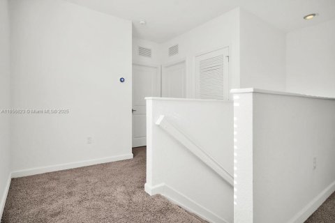 House in Homestead, Florida 4 bedrooms, 190.26 sq.m. № 1889956 - photo 11