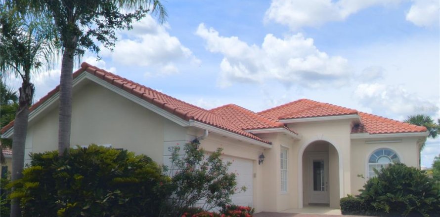 House in Sarasota, Florida 3 bedrooms, 186.55 sq.m. № 1798340