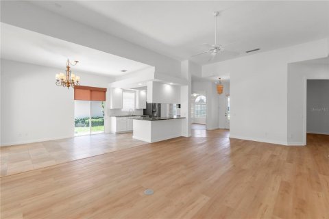 House in Sarasota, Florida 3 bedrooms, 186.55 sq.m. № 1798340 - photo 13