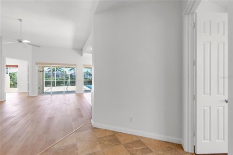 House in Sarasota, Florida 3 bedrooms, 186.55 sq.m. № 1798340 - photo 19