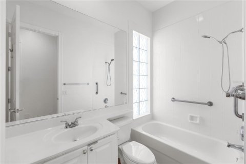House in Sarasota, Florida 3 bedrooms, 186.55 sq.m. № 1798340 - photo 23