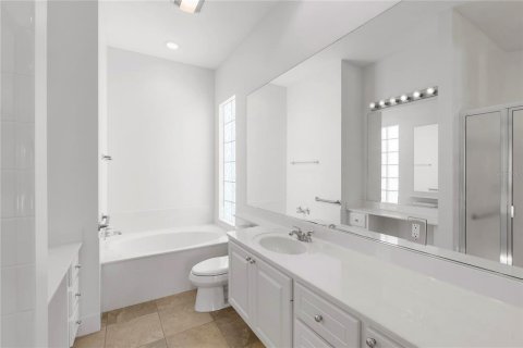 House in Sarasota, Florida 3 bedrooms, 186.55 sq.m. № 1798340 - photo 28