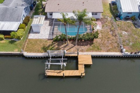 House in Apollo Beach, Florida 3 bedrooms, 147.71 sq.m. № 1760273 - photo 27