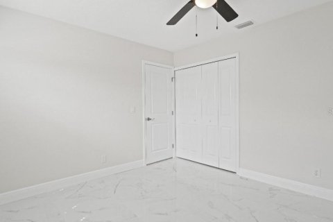 House in Apollo Beach, Florida 3 bedrooms, 147.71 sq.m. № 1760273 - photo 16