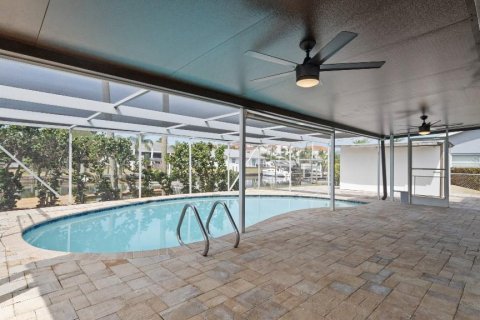 House in Apollo Beach, Florida 3 bedrooms, 147.71 sq.m. № 1760273 - photo 25