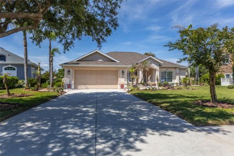 House in Palm Coast, Florida 3 bedrooms, 222.13 sq.m. № 2100699 - photo 3