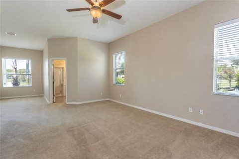 House in Palm Coast, Florida 3 bedrooms, 222.13 sq.m. № 2100699 - photo 23