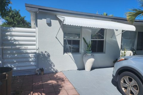 Villa ou maison à Pompano Beach, Floride 3 chambres, 108.32 m2 № 2046450