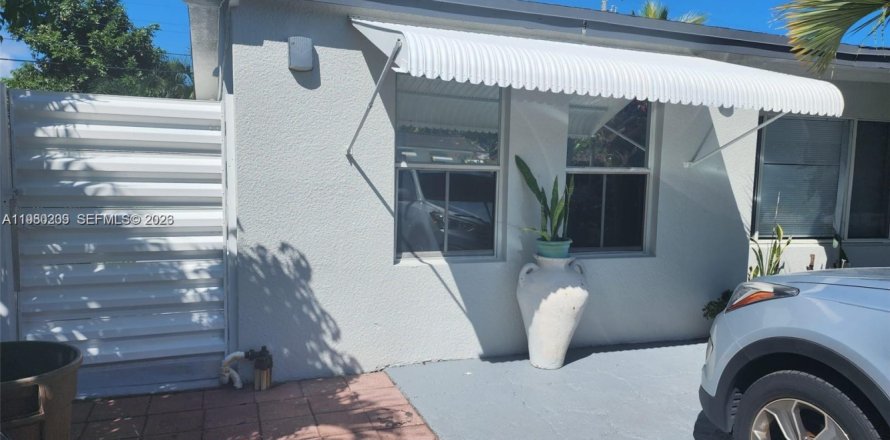 Villa ou maison à Pompano Beach, Floride 3 chambres, 108.32 m2 № 2046450