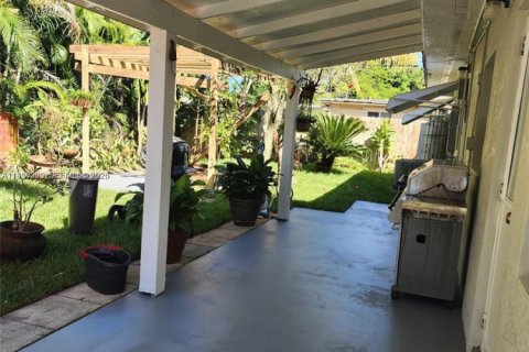 Villa ou maison à louer à Pompano Beach, Floride: 3 chambres, 108.32 m2 № 2046450 - photo 14