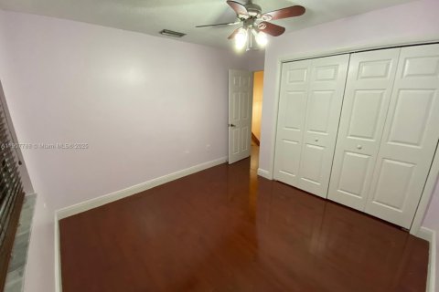 Villa ou maison à louer à Miami, Floride: 3 chambres, 127.46 m2 № 1965711 - photo 12