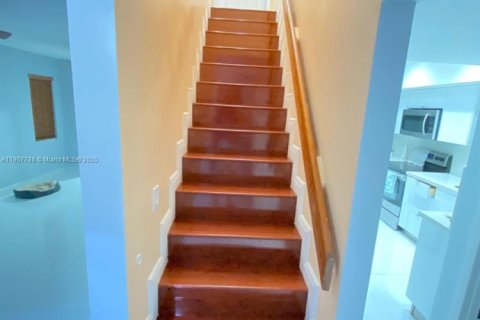 Villa ou maison à louer à Miami, Floride: 3 chambres, 127.46 m2 № 1965711 - photo 9